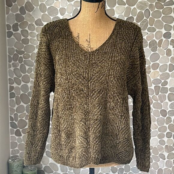 Olive green chenille V-neck sweater - size medium - Picture 1 of 7